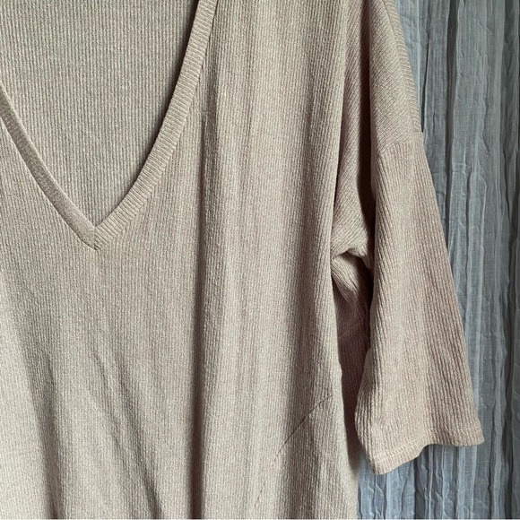 Express Knot Front V-Neck Sweater - Picture 2 of 7